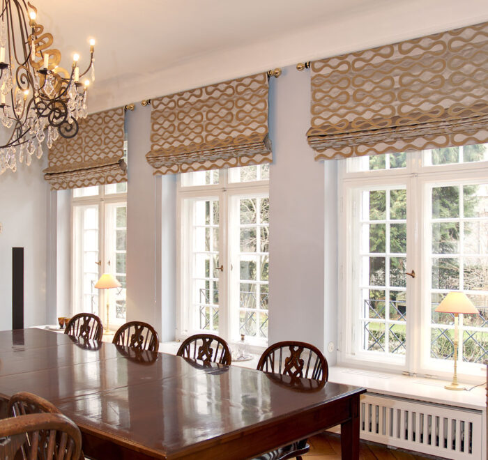 Faltrollos mit Stangensaum für Stilstangen mit Schnurzug