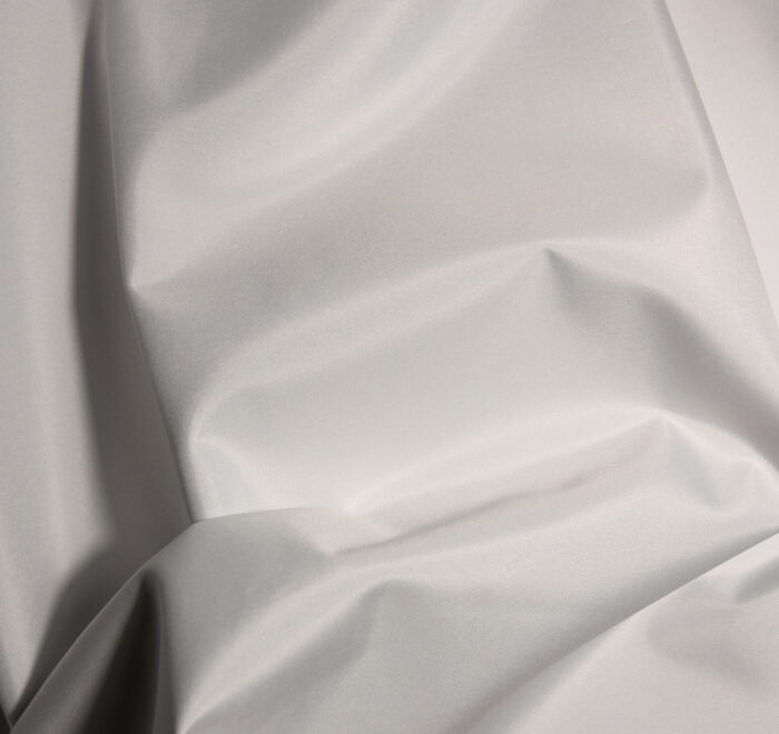 Blackout 812 weiß/weiß 100% PL schwer entflammbar 280cm Warenbreite/Warenhöhe