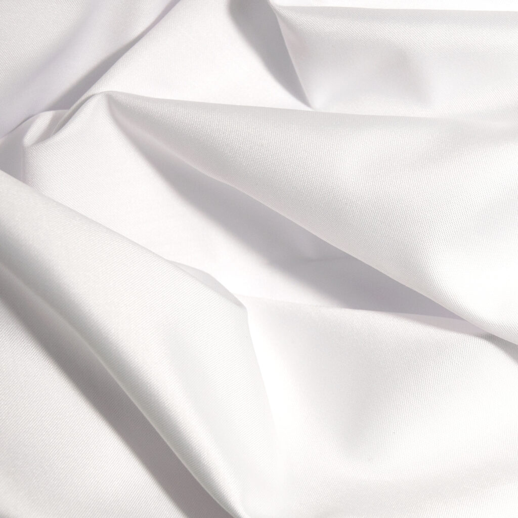 Futtersatin Fiorella 808 weiß 300cm Warenbreite/Warenhöhe 50% BW 50% PL